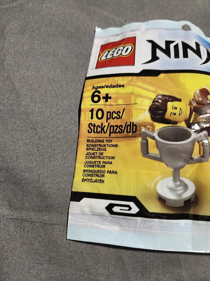 LEGO NINJAGO: Ninjago боевой набор (5002144) игрушки R нас полиэтиленовый пакет - совершенно новый/запечатанный - Изображение 2 из 4