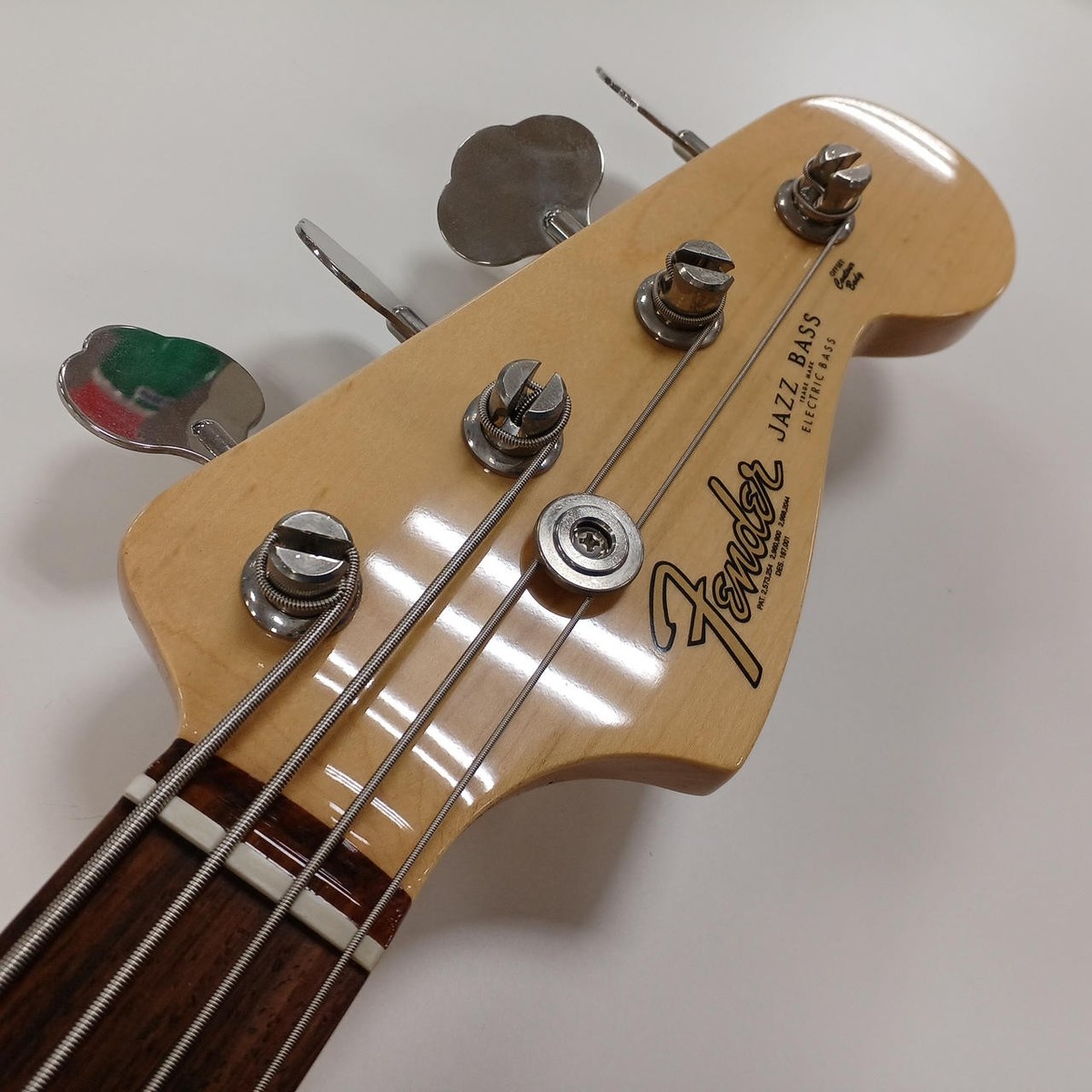 TRADITIONAL 60S JAZZ BASS Model TRADITIONAL 60S JAZZ BASS FENDER