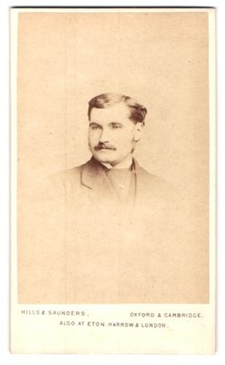 Fotografie Hills & Saunders, Oxford, Porträt eines eleganten Mannes 