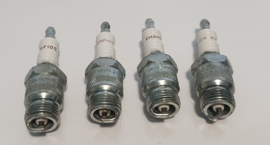 4X GENUINE CHAMPION COPPER PLUS SPARK PLUGS NOS RF10C 129 FREE SHIPPING