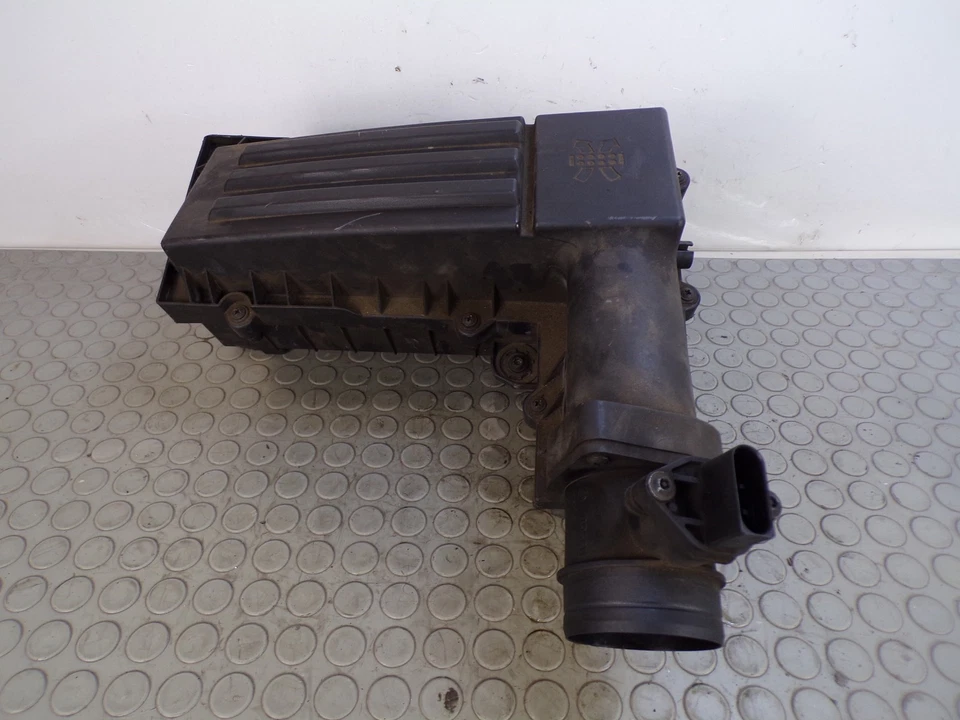 11598 Scatola filtro aria con debimetro Vw Polo 1.4 d dal 2003 al 2009 cod 02810 - Immagine 2 di 4