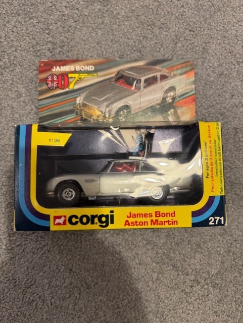 Corgi 271, James Bond Aston Martin - Free Price Guide & Review