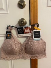 BRAND NEW WOMEN'S SIZE LARGE BALI BEAUTIFULLY YOU LACE WIRELESS BRA