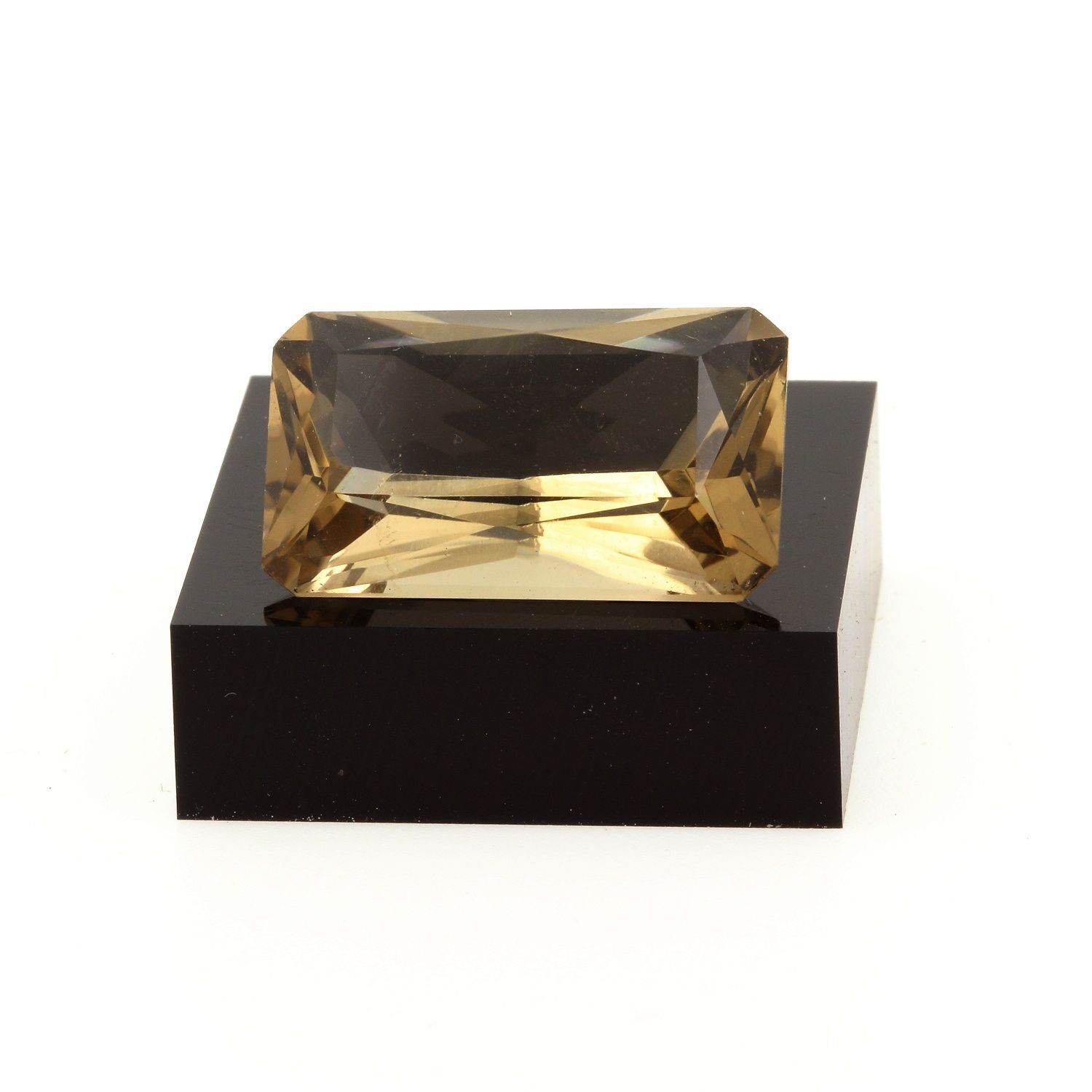 Quartz fumé mystique du Mont-Blanc 21.8 cts un trésor des Alpes à transmettre