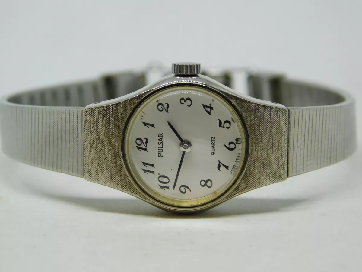 Pulsar V232 0470 Silver Tone Quartz Analog Women s Watch Sz. 6