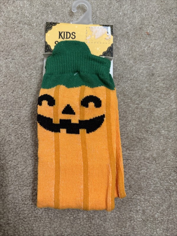 Kids Halloween Pumpkin Socks Socks Brand New NWT Sock Size 7-9 Shoe Size 13-4