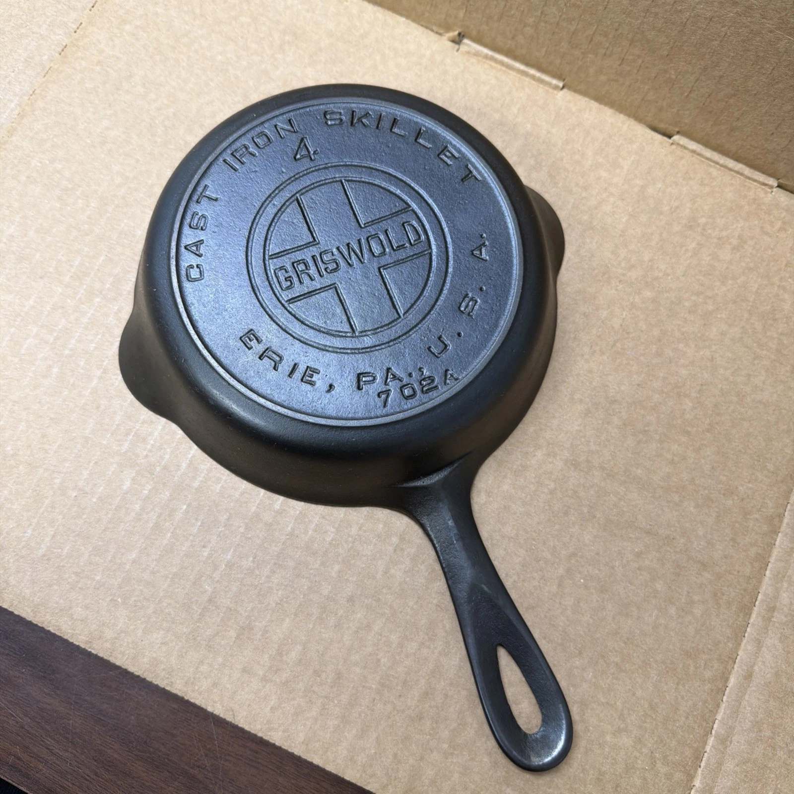Griswold Cast Iron Skillet 4 Large Logo, 702A Erie PA