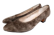 Vintage Salvatore Ferragamo Suede Pumps Made In Italy/Taupe/ Women's Size 6.5