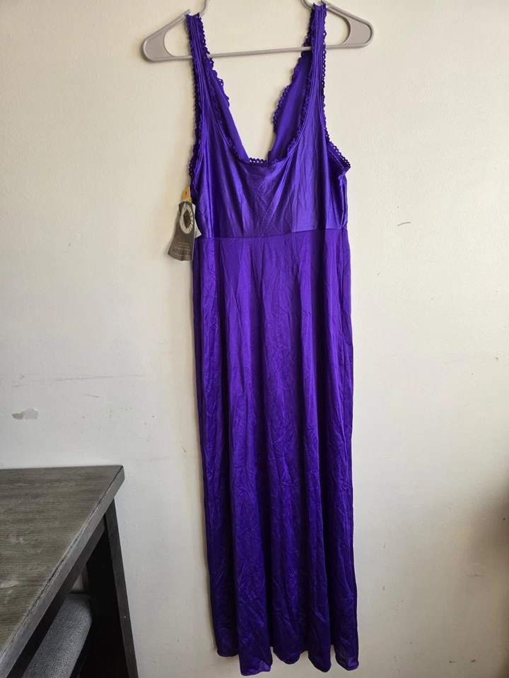NWT Vassarette Vintage Purple Long Nightgown Embroidered Lavender Size Medium - Image 2 of 4