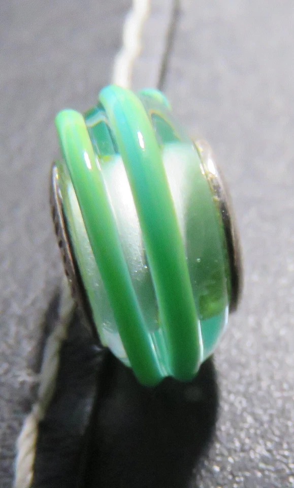 Pandora Charme 790615 Muranoglas Grüne Bänder neuwertig - Bild 3 von 3