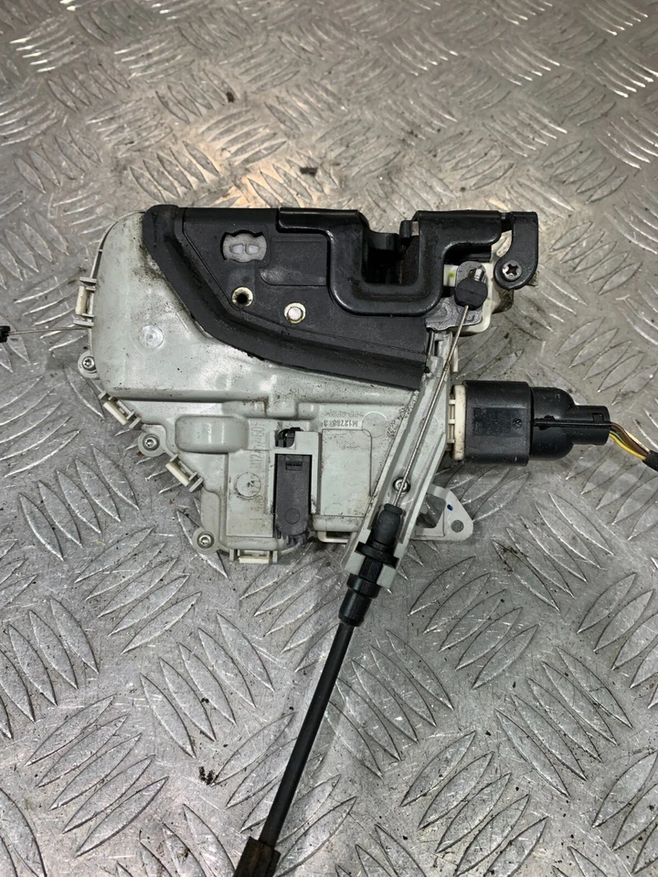 2011 SEAT LEON DRIVER SIDE TRAVA DA PORTA DIANTEIRA TRAVA TRAVA 1P2837016B - Imagem 2 de 4