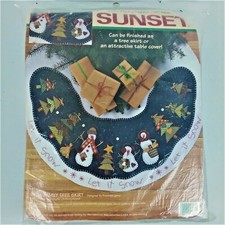 Sunset Felt  Fabric Applique Tree Skirt Kit - SNOW FAMILY - 42 inches