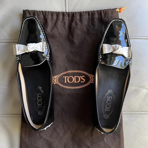 TOD’S Mocassini Tod's neri in vernice taglia 39 US 8 5 bianco fiocco classico chic morbido
