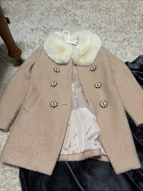 Girls Beautiful Formal Coat Tan With Cream Faux Fur Size Large