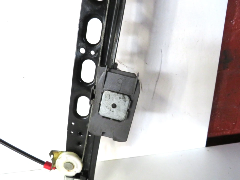 FORD FOCUS CC CONVERTIBLE PASSENGER SIDE FRONT ELECTRIC WINDOW REGULATOR  06-10 - Image 2 of 4