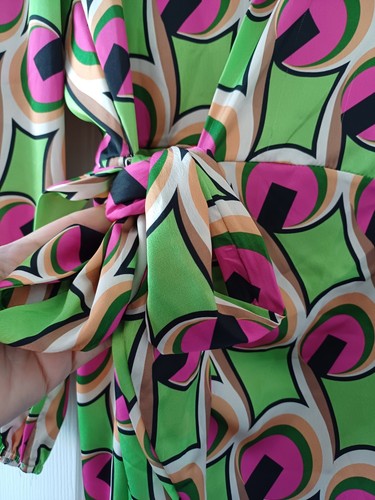 BNWT BEAUTIFUL SIZE 16 BOOHOO PINK GREEN RETRO DESIGN SATIN WRAP DRESS NEW - Picture 8 of 10