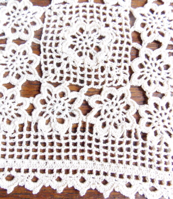 NAPPERON CROCHET d'ARTCREATION SYLVETTE RAISONNIER ARTISANAT FRANCAIS