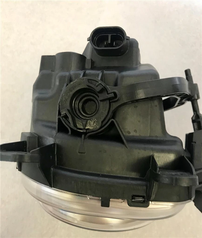 Luz antiniebla izquierda BMW X3 X4 X5 X6 2014-2016 OEM 63 17 7 317 251 07 Foto 4 de 4