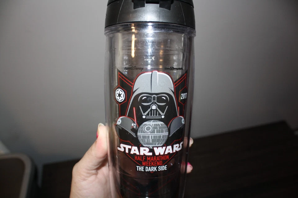Бутылка для воды Run Disney 2017 Star Wars Dark Side 1/2 Marathon Weekend Tervis чашка - Изображение 3 из 4
