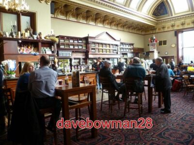 PHOTO  EDINBURGH INSIDE THE STANDING ORDER GEORGE STREET SITTING DOWN SEEMS MORE