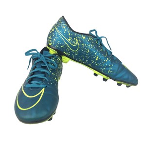 soccer cleats size 10.5