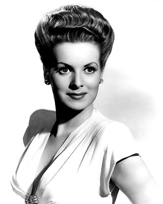 MAUREEN O'HARA LEGENDARY ACTRESS - 8X10 PUBLICITY PHOTO (ZY-015)