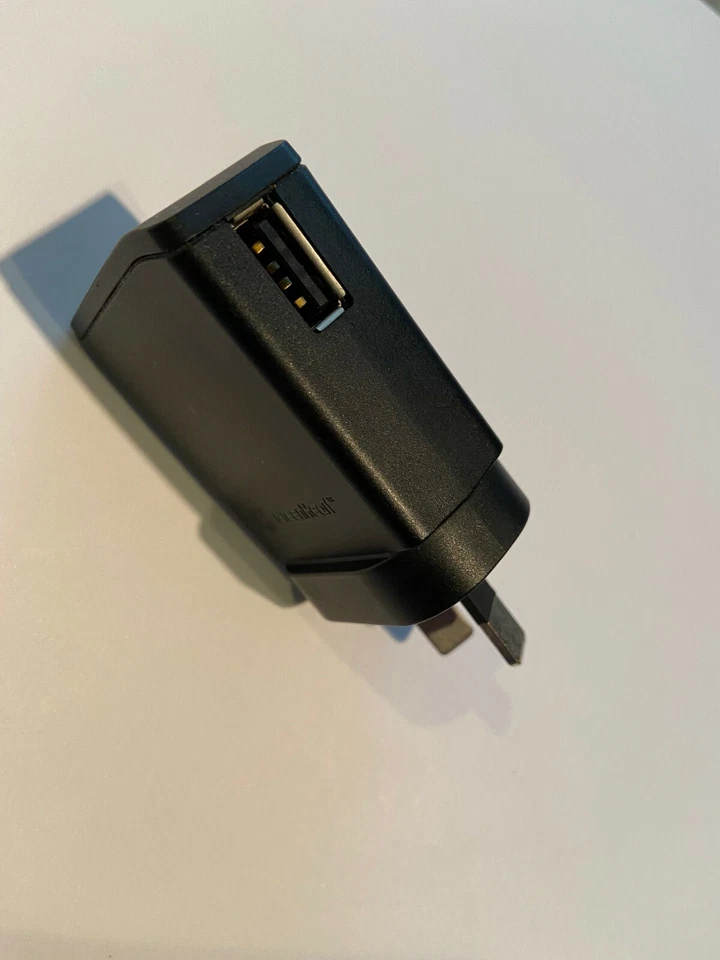 Cargador de red de CA Sony Ericsson concentrador/cabezal USB EP800 en negro - original. Nuevo Foto 3 de 4