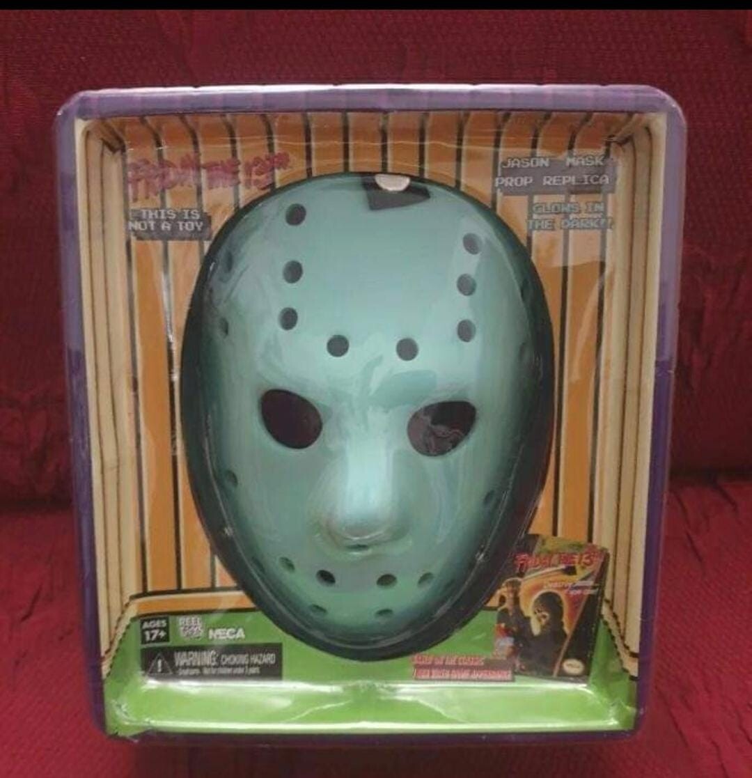 Neca FRIDAY THE 13TH Nes 8-Bit Game JASON VOORHEES Mask GLOW IN