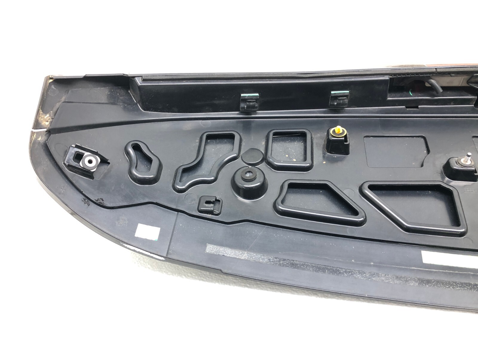 2017-2020 MASERATI LEVANTE REAR LIFTGATE ROOF SPOILER 3RD BRAKE LIGHT OEM #NOTES