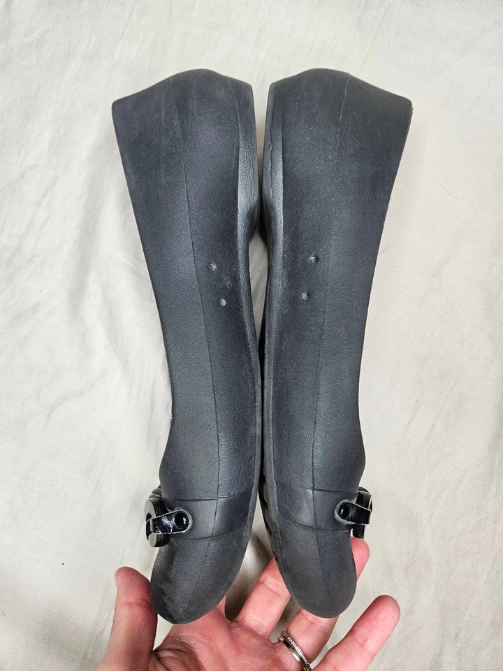 Crocs Ballet Flats Womens 9 Black Rubber Slip On Braided Chain Accent Round Toe - Image 4 of 4