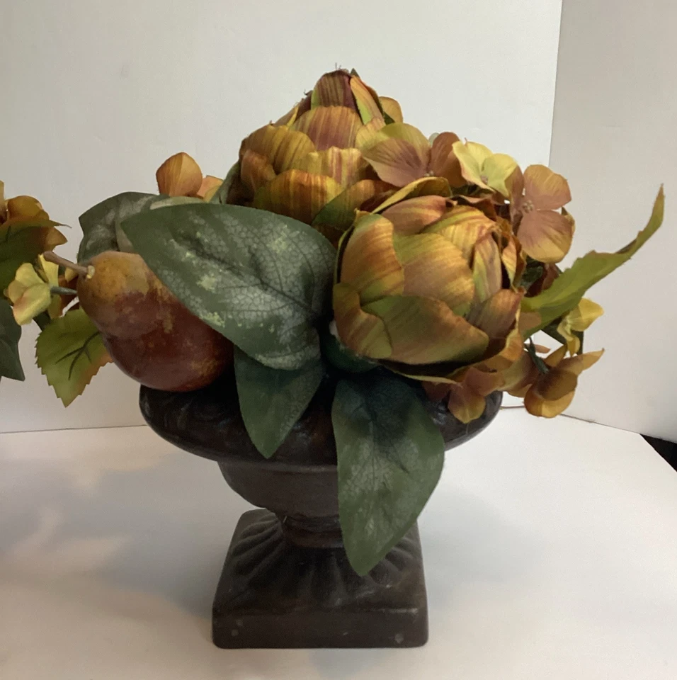 Juego de 2 urnas de otoño de flores verdes y doradas alcachofas peras en una urna negra Foto 3 de 4