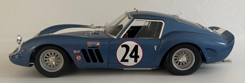 1:12 Revell 1962 FERRARI 250 GTO #24 Blue Metal Diecast  Model N3987GT - Image 3 of 4