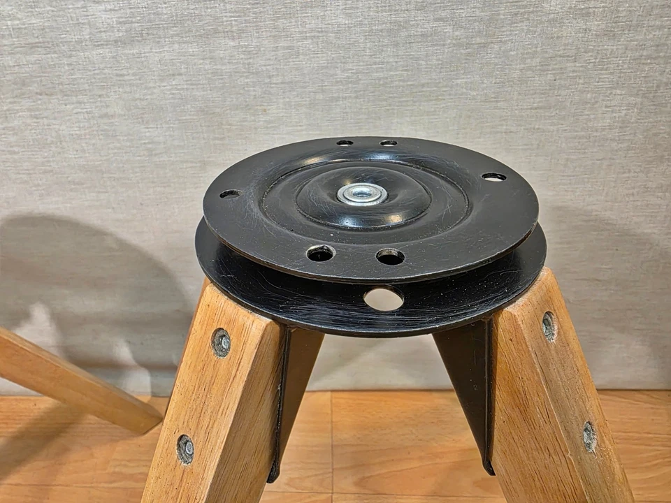 1 von 2 Stück Stuhlgestelle für Drehstuhl Holzbeine Metalleinlage - Bild 2 von 4