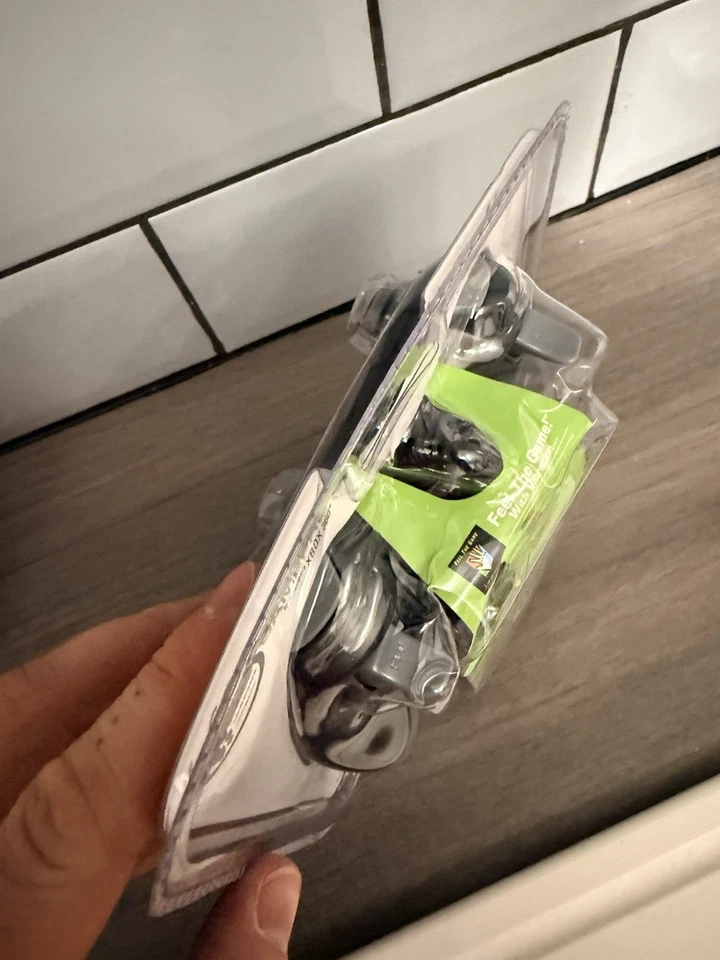 Xbox 360 Mad Catz Wired USB Controller Black New Sealed - Image 3 of 4