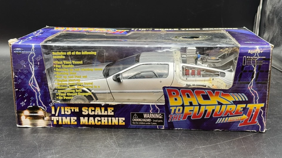 Diamond Select Delorean Time Machine 1/15 Scale Back to the Future Part II MINT - Image 2 of 4