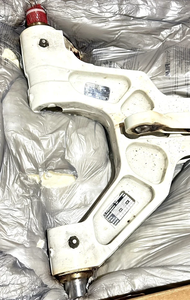 1172C0000-02 CONJUNTO DE PUNTAL DE ARRASTRE PRINCIPAL LIEBHERR ABRAZADOR 135/145 AVIONES Foto 3 de 4