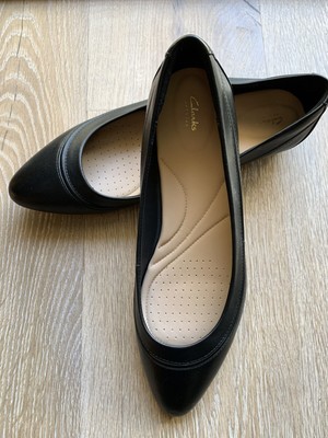 clarks pointed flats