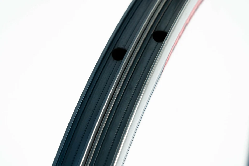 LLANTAS AERODINÁMICAS NUEVAS RIGIDA DP18 CSB 28" 700c 18h DE COLECCIÓN CUBIERTA AÑOS 90 CARRERAS DE CARRETERA NUEVAS Foto 4 de 4