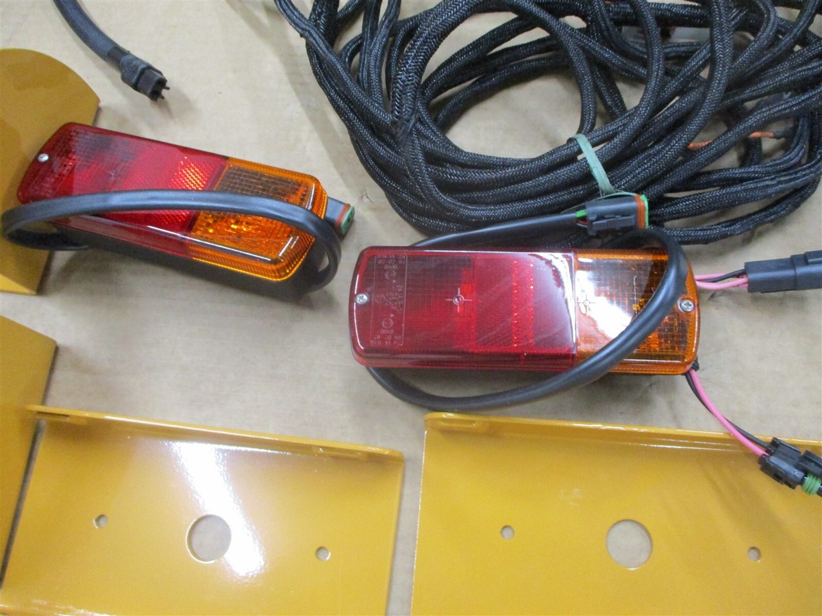 419370A1 GENUINE HEADLIGHT TAIL LIGHT KIT FITS CASE 40XT 60XT 70XT