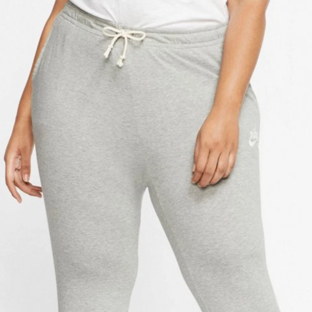 Nike Sportswear Women's Gray Cotton Logo Gym Vintage Capri