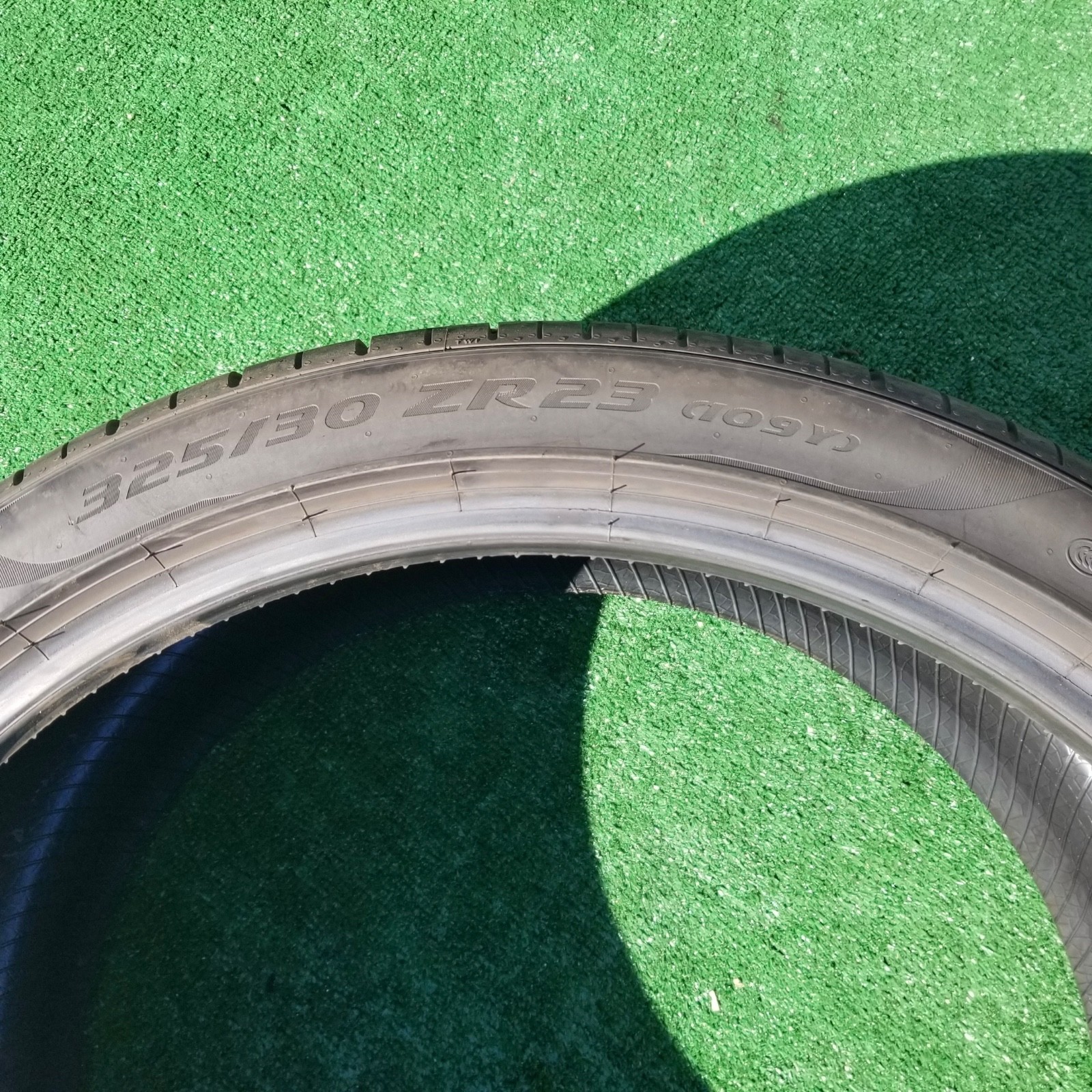 325/30R23 Pirelli P Zero PZ4 Tire A8A Aston Martin 325/30ZR23 325 30 23 70%