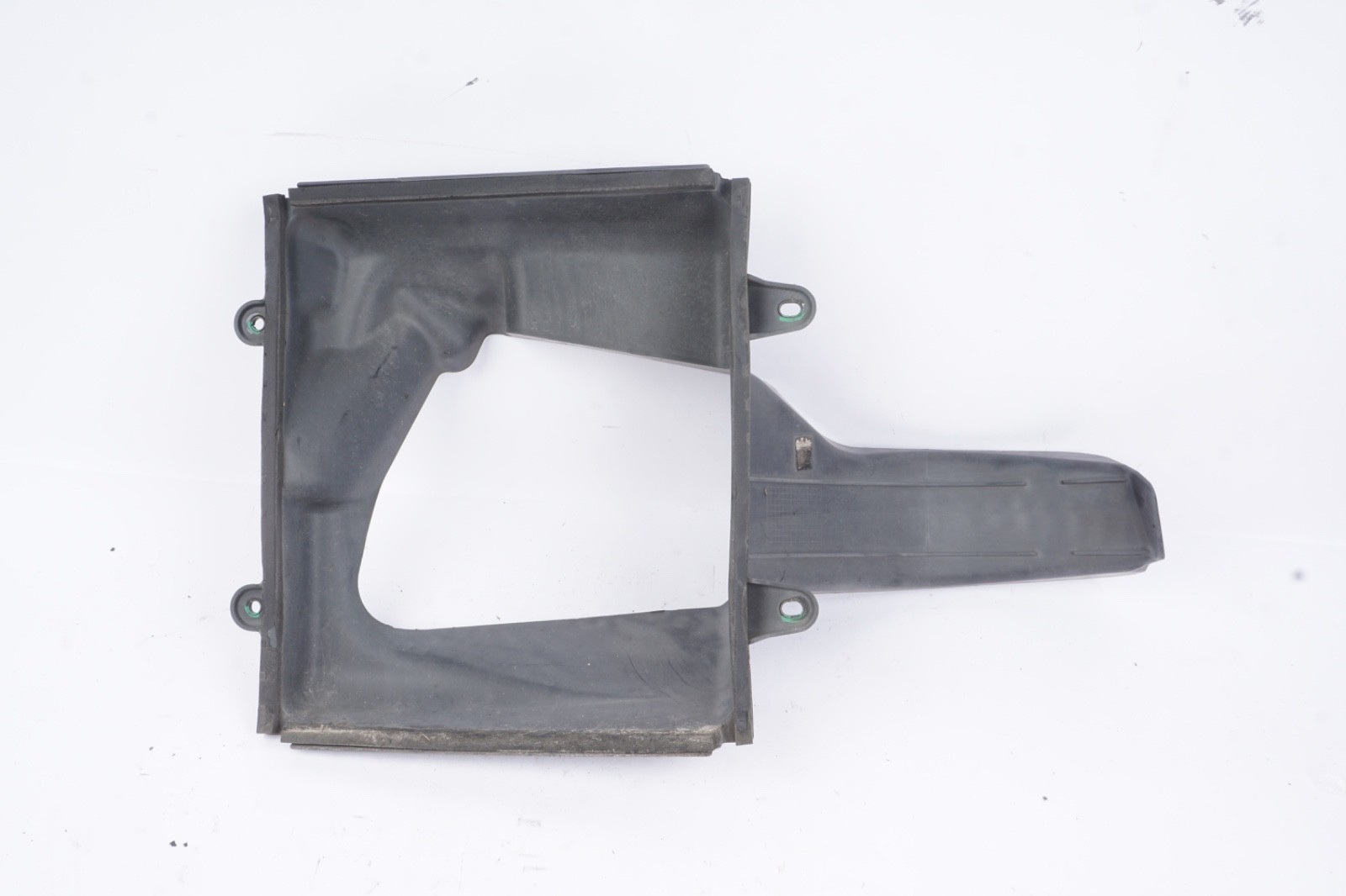 2014-2019 MASERATI GHIBLI FRONT LEFT DRIVER SIDE INTERCOOLER AIR DUCT GUIDE OEM