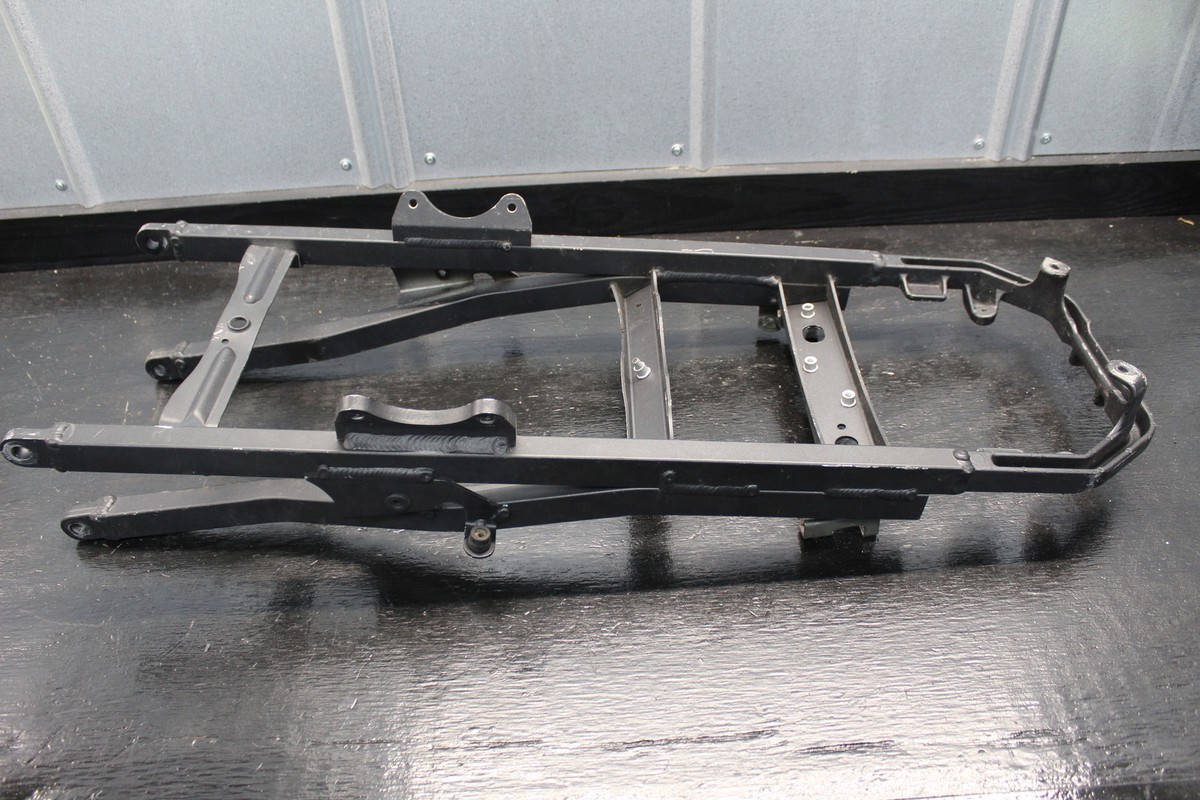 2004 2005 KAWASAKI NINJA ZX10 ZX10R REAR SUBFRAME BACK SUB FRAME