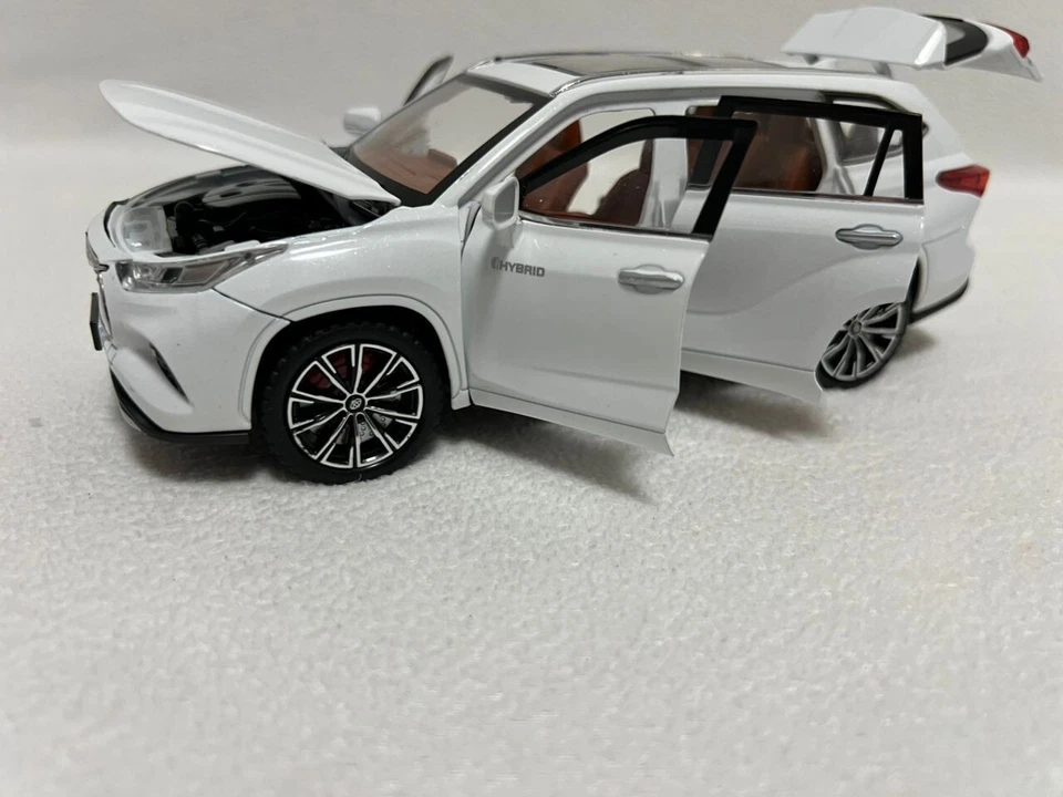1/24 Toyota Highlander SUV Diecast Vehicle Model Car Toy Collectible Sound&Light - Image 3 of 4