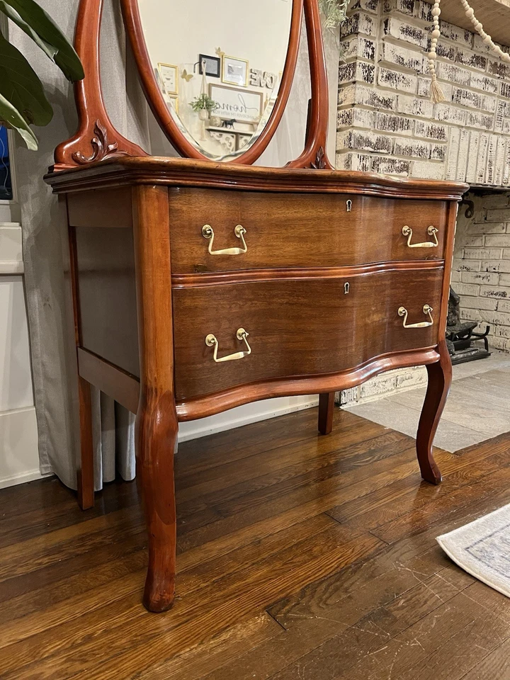 Cómoda antigua de cerezo Foto 4 de 4