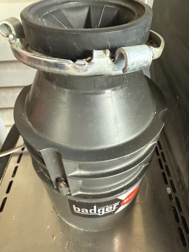Insinkerator Continuous Feed Garbage Disposal Black BADGER 500-1 - Picture 10 of 11