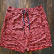 NWOT Patagonia Wavefarer Board Shorts Men Size 34x10 Geometric Red/Navy
