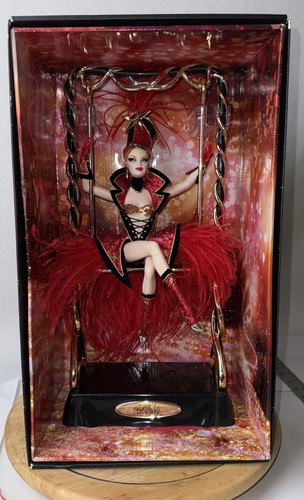 Muñeca Barbie Bob Mackie Circus 2010 en caja original modelo R4542 etiqueta dorada Mattel - Imagen 2 de 7