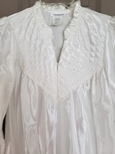 Vtg Nightgown SATINY GLOSSY White Grandma X-Small Embroidered Quilted