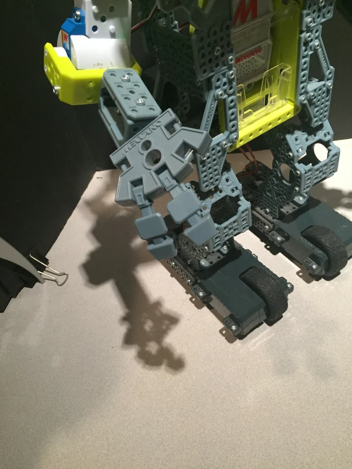 Nice! Meccano Erector Mechanoid G15 Your Own Personal Interactive Robot! - Image 3 of 4